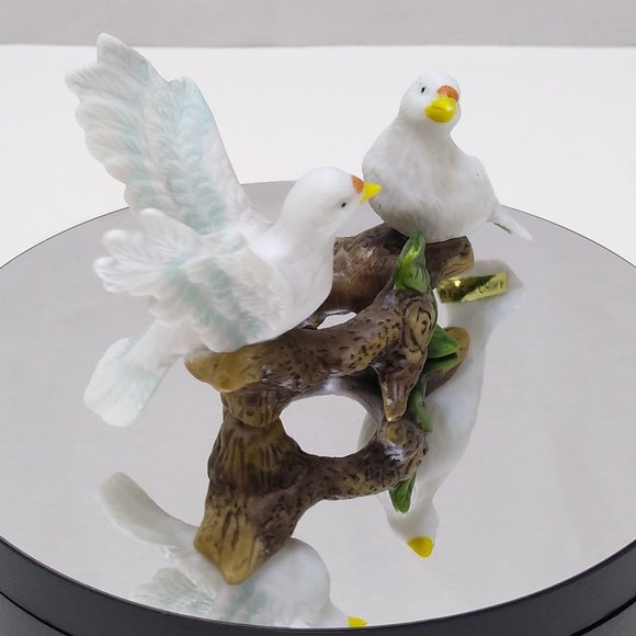 Love Birds Doves On Branch Vintage Porcelain Miniature Shelf Décor EUC - Picture 1 of 7